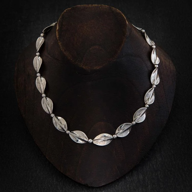 luxury necklaces for women -Silver Oxidised Twist Ovals Necklace