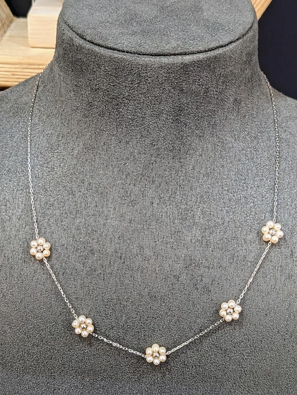 vintage necklaces for women -Silver Pearl Flower Cluster Necklace