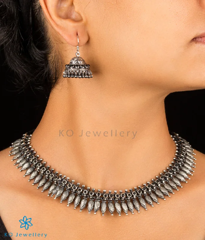 romantic necklaces for women -The Mridula Silver Necklace (Blue)