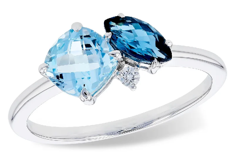 14 Karat Blue Topaz Fashion Ring